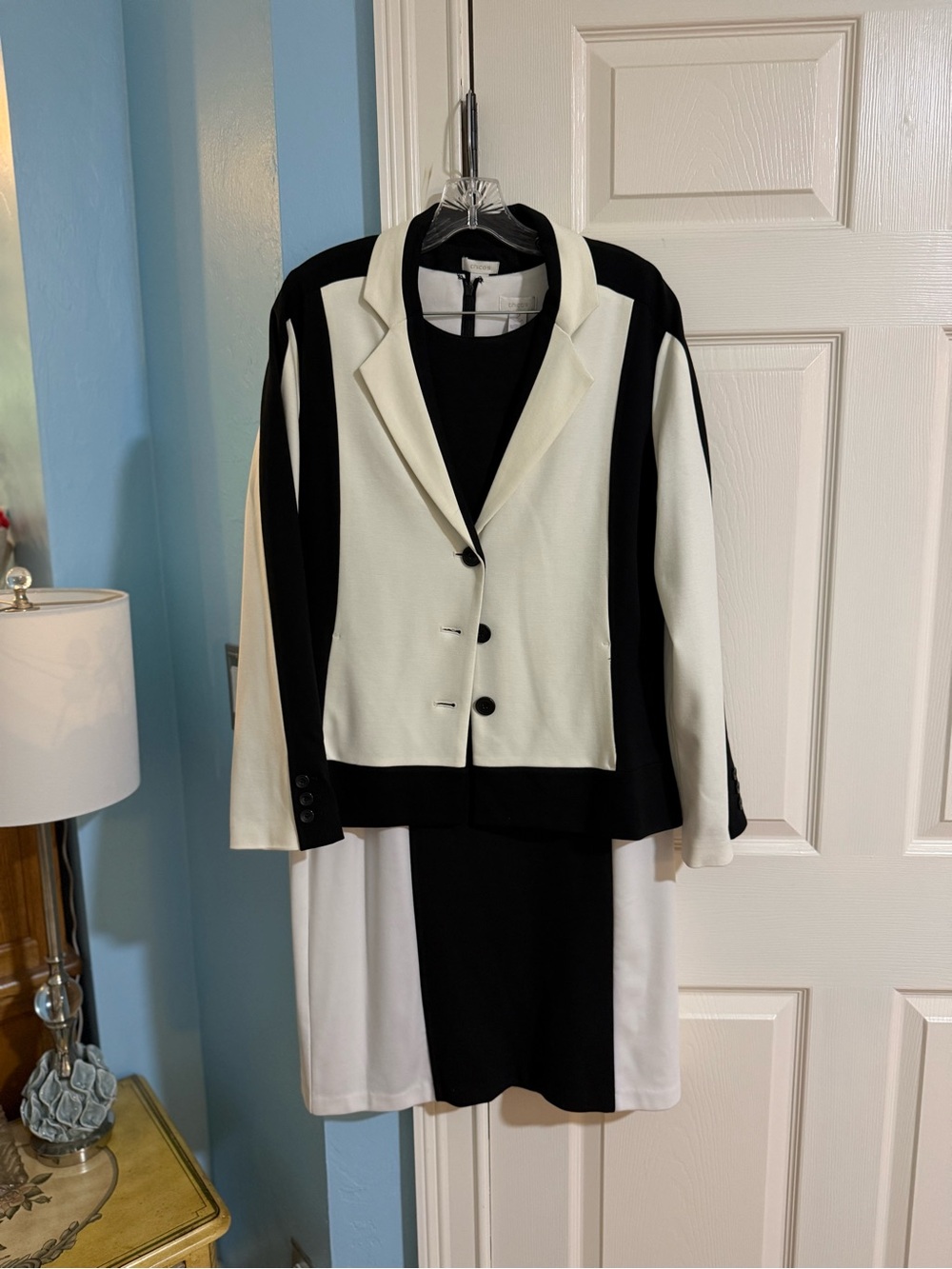 Chico's Black, White, & Cream Colorblock Dress suit